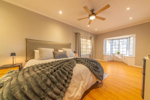 Simondium Maison | Room 1 - LEO Sky Guest House