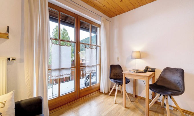 Ehlenbogen Appartement | Chambre '13' avec vue sur les montagnes, terrasse partagée et Wi-Fi
