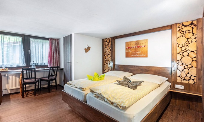 Bernau Appartement | Room '15' with Mountain View, Shared Terrace and Wi-Fi