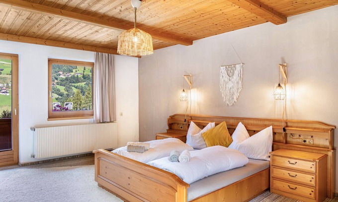 Hainzenberg Appartement | Chambre '16 En Suite' avec vue sur la montagne, terrasse commune et Wi-Fi
