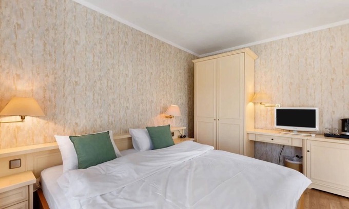 Reichenau Appartement | Room '2-Bett Ohne Seeblick' with Shared Terrace, Balcony and Wi-Fi