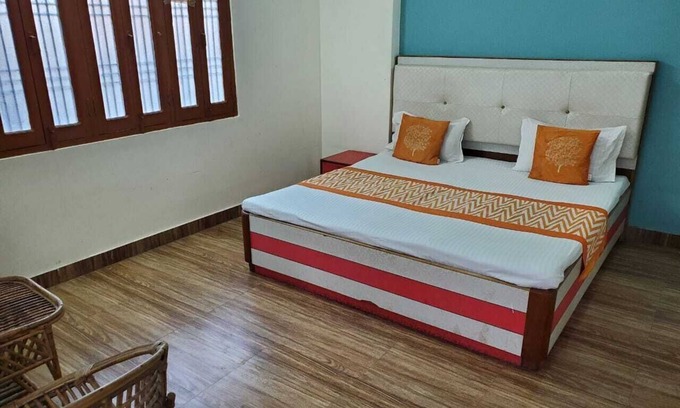 Varanasi Cabine | Room 2 - Near to River & Golden temple. Close to all visiting places is nearby