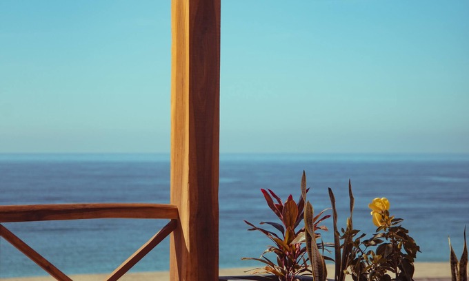 Isla Navidad Appartement | ROOM 4- Spacious Ocean Front Condo for 4 People