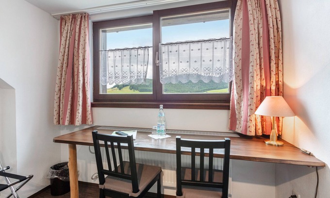 Bernau Appartement | Room '8' with Mountain View, Shared Terrace and Wi-Fi