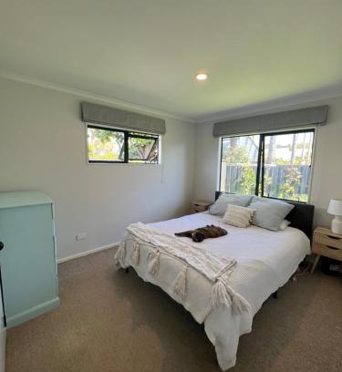 Papamoa Beach Maison | Room by the beach