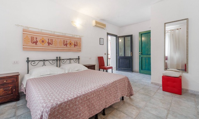 Gonnesa Appartement | Room 'Camera 22 Doppia' with Shared Pool, Wi-Fi and Air Conditioning