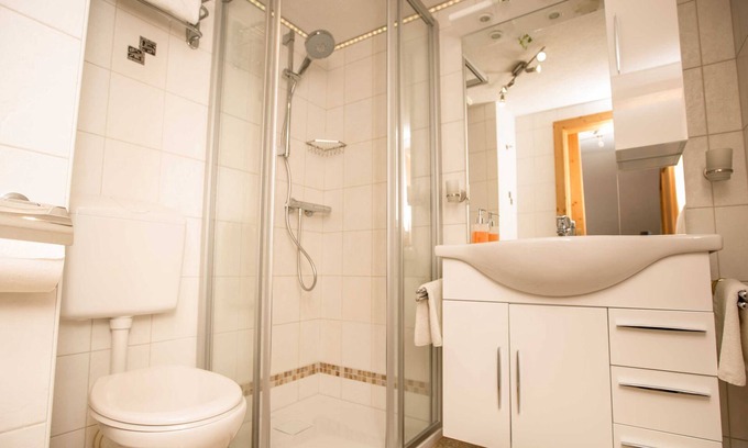 Schoerfling am Attersee Appartement | Room de luxe 2 - Pension KNOLL am Attersee