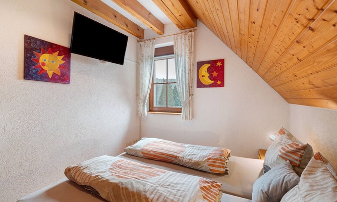 Bad Peterstal-Griesbach Appartement | Room 'Doppelzimmer 2' with Mountain View, Shared Terrace and Wi-Fi