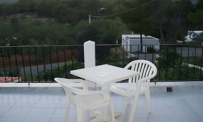 Santa Eulalia del Rio Appartement | Chambre 'Doble - 6' avec vue montagne, Wi-Fi et climatisation