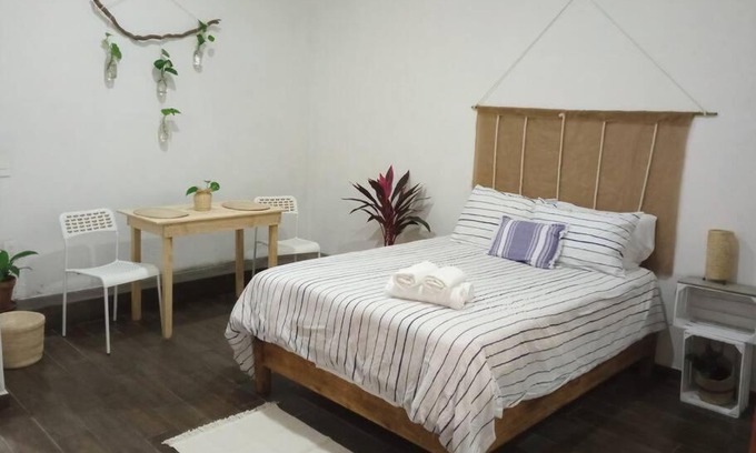 Santo Domingo Appartement | Room Downtown Tepoz. Habitación Centro Tepoz.