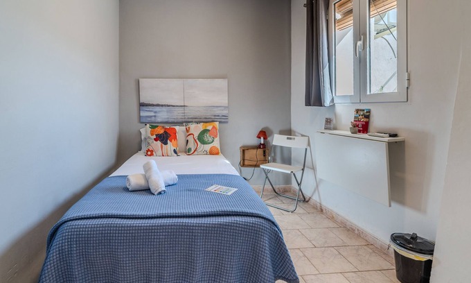 La Catedral Lit Et Petit-Déjeuner | Chambre Simple-Basic-Salle de bain privée séparée