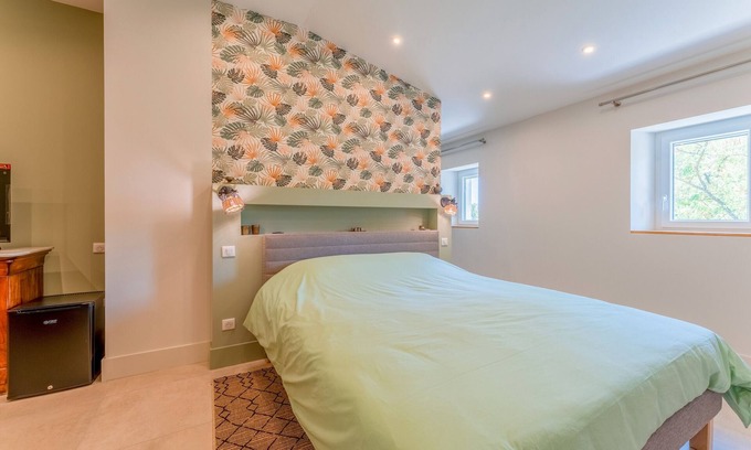 Les Angles Appartement | Room 'Gérard' with Shared Terrace, Shared Garden, and Air Conditioning