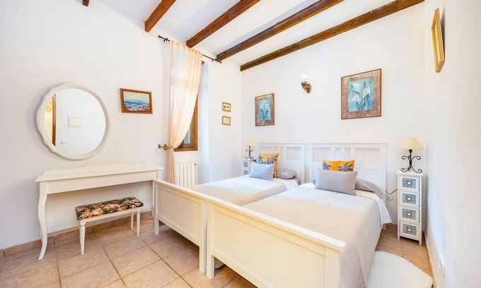 Puigpunyent Appartement | Chambre 'Habitación 5' avec vue sur les montagnes, piscine partagée et Wi-Fi