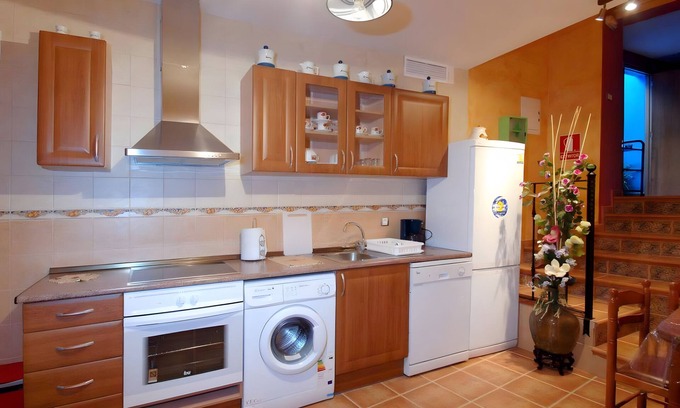 Maluenda Maison | Room 'Habitación Cuádruple' with Wi-Fi and Air Conditioning
