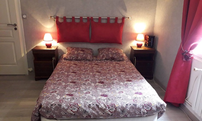 Angoulins Lit Et Petit-Déjeuner | Room in Aytré for students, business travellers, etc.