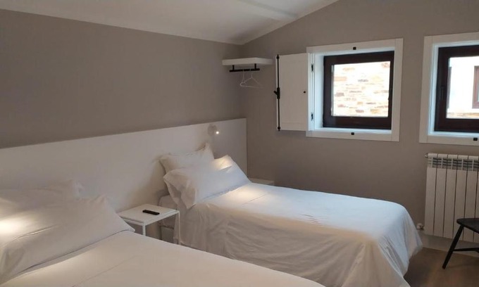 Pedrafita do Cebreiro Maison | Room in Lodge - Casa Galego rural accommodation on the French road