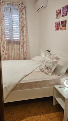 Vilanija Maison | Room Kris with private entrance & private bathroom