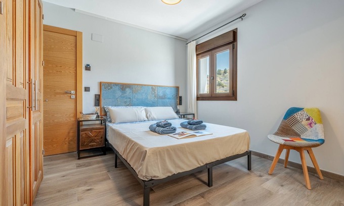 Murchas Appartement | Chambre 'La Boheme 7' avec vue sur la montagne, Wi-Fi et climatisation