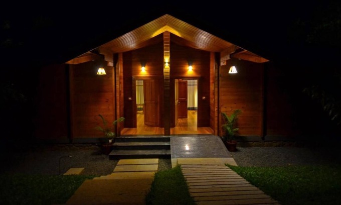 Vazhavatta Maison | Room-lakerose Wayanad Resort - Water Fro