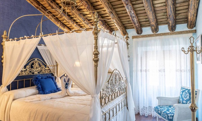 Noves Appartement | Chambre 'Leonor' avec piscine partagée, terrasse partagée et Wi-Fi