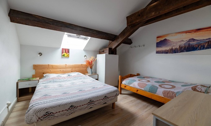 Vassieux-en-Vercors Appartement | Room 'Les Carlines 4' with Mountain View, Shared Terrace and Wi-Fi