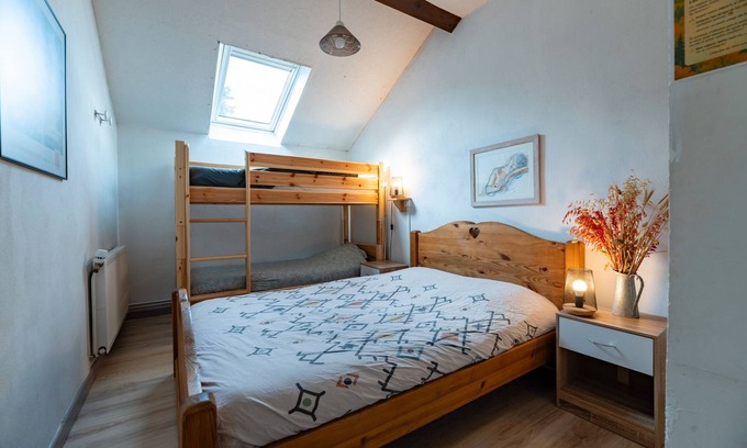 Vassieux-en-Vercors Appartement | Room 'Les Carlines 5' with Mountain View, Shared Terrace and Wi-Fi
