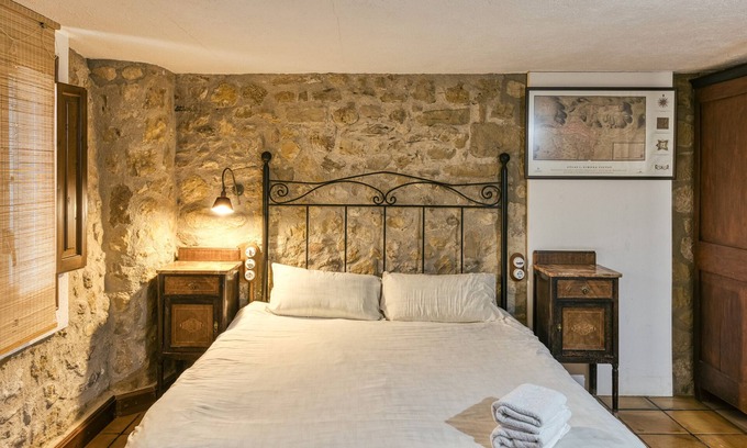 Pujals dels Pagesos Appartement | Chambre 'Llebeix' avec piscine partagée, Wi-Fi et climatisation