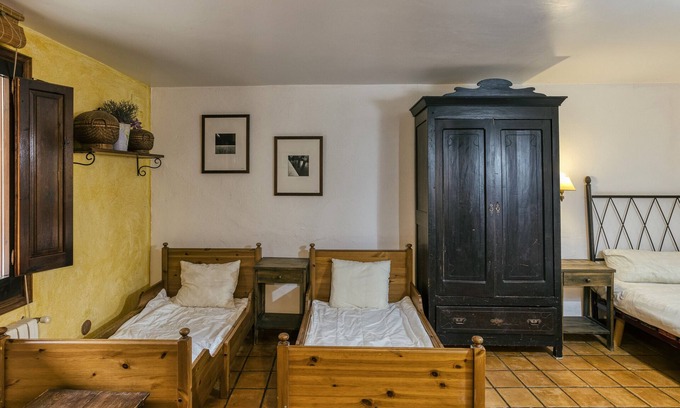 Pujals dels Pagesos Appartement | Chambre 'Migjorn' avec piscine partagée, Wi-Fi et climatisation