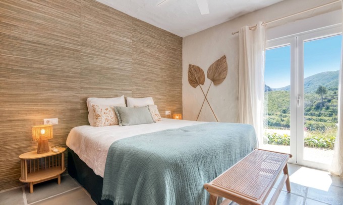 Adsubia Appartement | Room 'Mimbre' with Mountain View, Wi-Fi and Air Conditioning