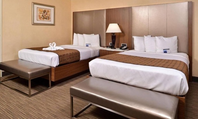 Hollywood Hôtel | Room Near Iconic Hollywood Attractions Like Runyon Canyon & More