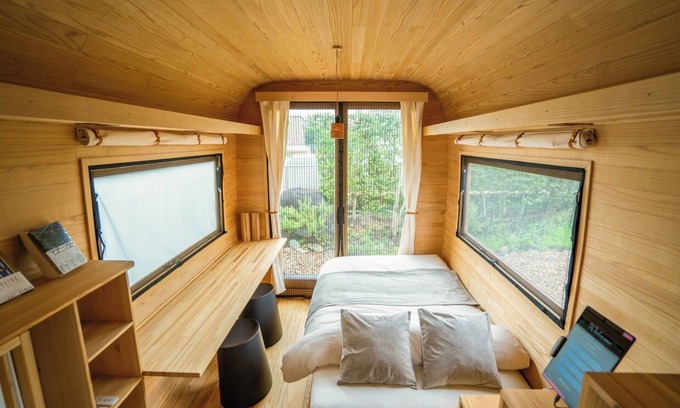 Utsunomiya Cottage | Room only 1 night plan Wooden trailerstyle tiny house lodging bedding bed /Utsunomiya Tochigi
