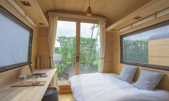 Utsunomiya Cottage | Room only 3 night or more plan Wooden trailerstyle tiny house lodging bedding bed /Utsunomiya Tochigi
