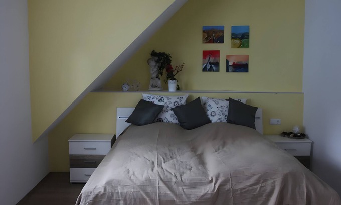 Birstein Appartement | Room 'Provence' with Shared Terrace and Wi-Fi