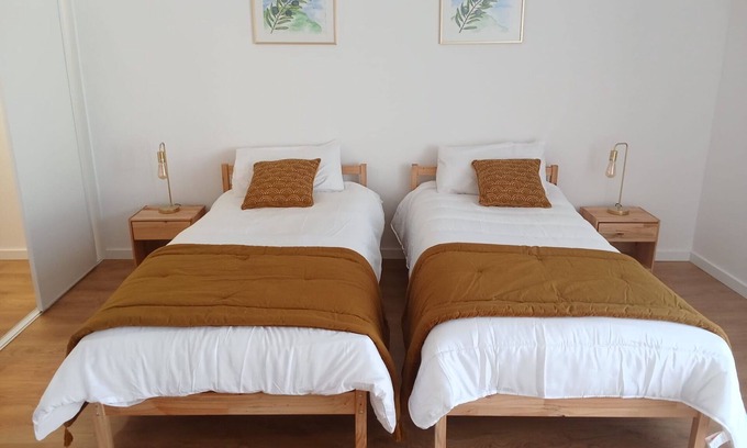 Coimbra Appartement | Chambre 'Quarto 1 Piso Superior - Quinta Df' avec vue montagne, Wi-Fi et climatisation