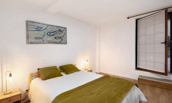 Coimbra Appartement | Chambre 'Quarto 2 Rc - Quinta Df' avec vue sur les montagnes, Wi-Fi et climatisation