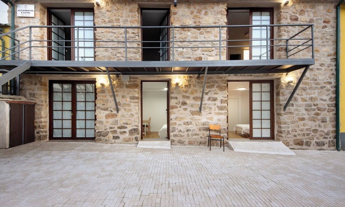 Coimbra Appartement | Room 'Quarto 3 Rc - Quinta Df' with Mountain View, Wi-Fi and Air Conditioning