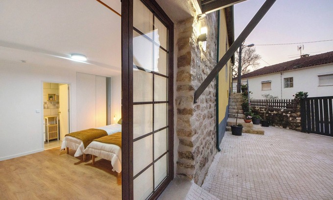 Coimbra Appartement | Chambre 'Quarto 3 Rc - Quinta Df' avec vue sur les montagnes, Wi-Fi et climatisation