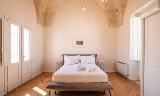 Sternatia Appartement | Chambre 'Relais Luxury Xenia - Suite' avec piscine partagée, Wi-Fi et climatisation