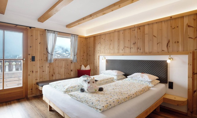 Villandro Appartement | Chambre "Rot" avec terrasse partagée, jardin partagé et Wi-Fi