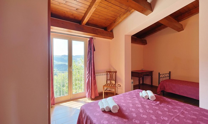 Patti Appartement | Room 'Salina' with shared terrace, shared garden and air conditioning