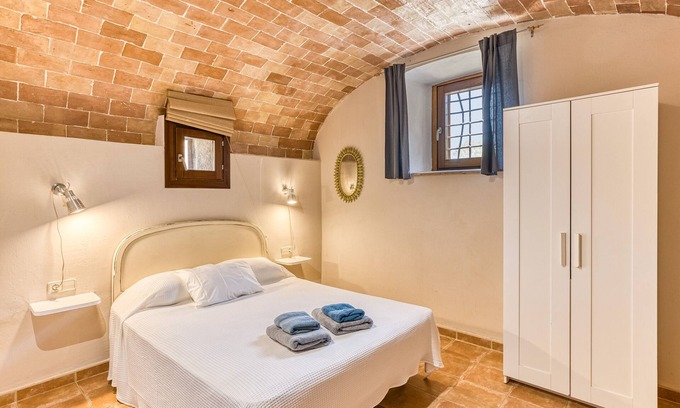 Borrassa Appartement | Room 'Salvia' with Shared Pool, Shared Terrace and Wi-Fi