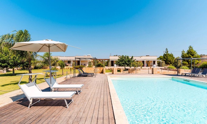 Posto Rosso Appartement | Room 'Stella Marina' with Shared Pool, Wi-Fi and Air Conditioning