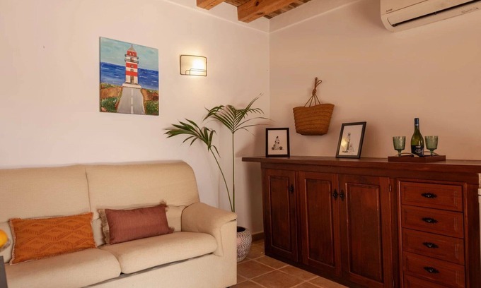 Sant Carles de Peralta Appartement | Chambre 'Tramontana' avec vue sur la montagne, Wi-Fi et climatisation