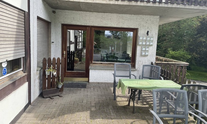Schieder-Schwalenberg Maison | Room with king-size bed and balcony