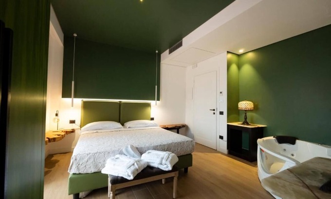 Briatico Appartement | Chambre Double avec Baignoire Spa