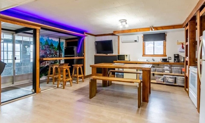 Les Rivieres Appartement | Room with parking and private bathroom