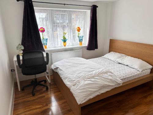 Sutton Central Maison | Room with Private Shower Facility