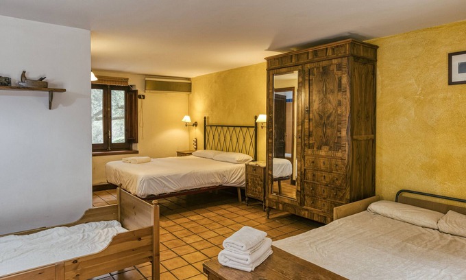 Pujals dels Pagesos Appartement | Chambre 'Xaloc' avec piscine partagée, Wi-Fi et climatisation