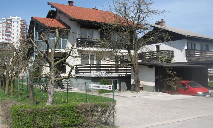 Skofja Loka Maison | Rooms and Apartment Na poljani