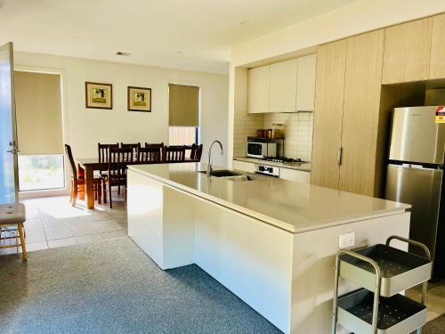St. Albans Maison | Rooms to share In heart of Asian Vietnamese area